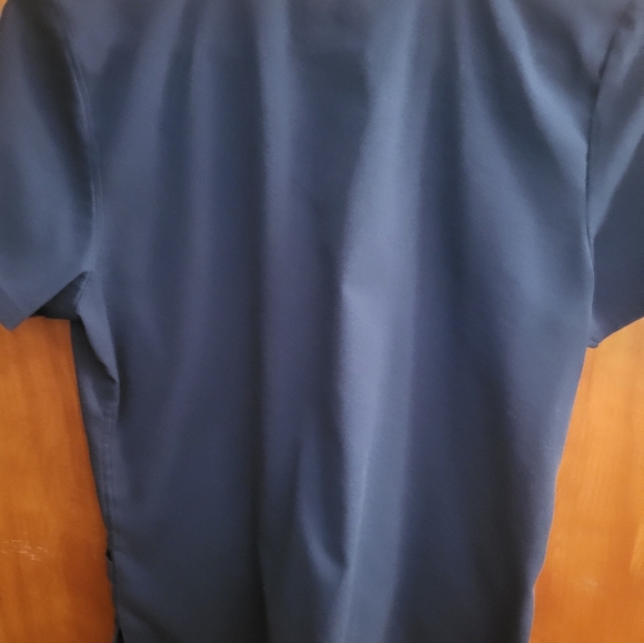 Edge by IRG scrub top - Picture 3 of 3